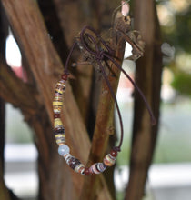 Load image into Gallery viewer, Paper Bead Bracelet